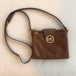 Michale Kors cross body purse
